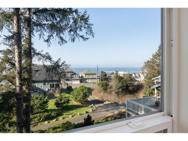 2160 Sw COAST Ave, Lincoln City, OR 97367