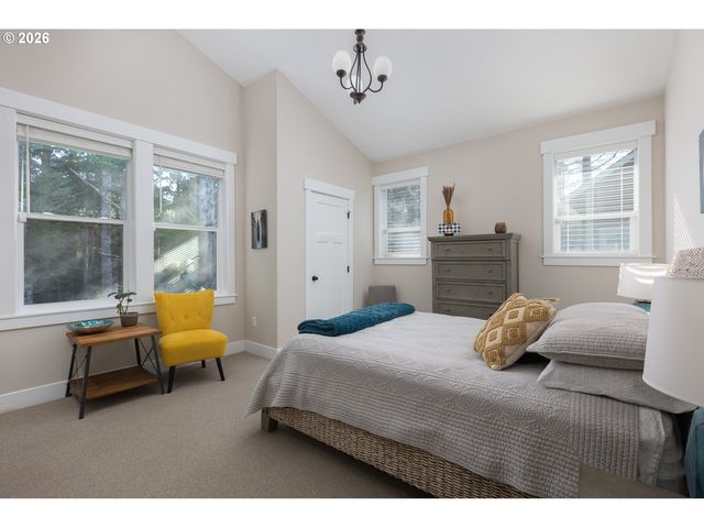 2160 Sw COAST Ave, Lincoln City, OR 97367