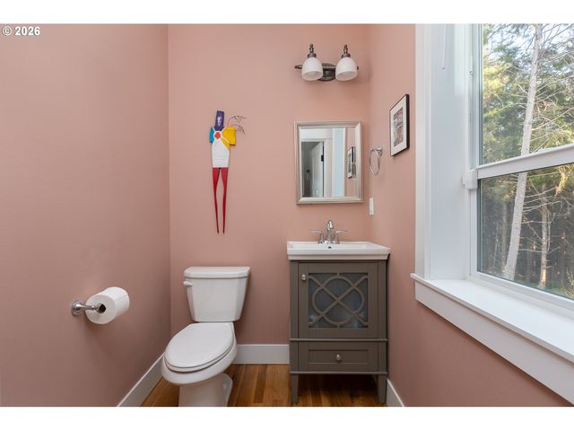 2160 Sw COAST Ave, Lincoln City, OR 97367