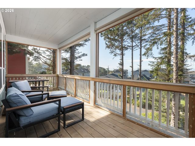 2160 Sw COAST Ave, Lincoln City, OR 97367