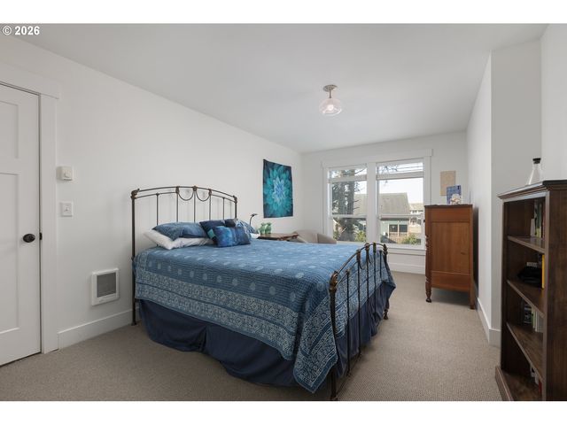 2160 Sw COAST Ave, Lincoln City, OR 97367