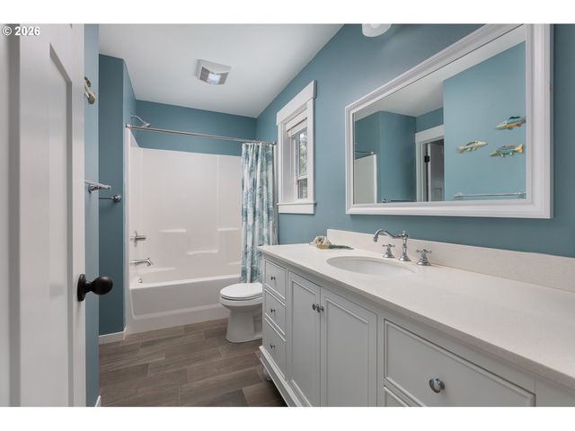 2160 Sw COAST Ave, Lincoln City, OR 97367