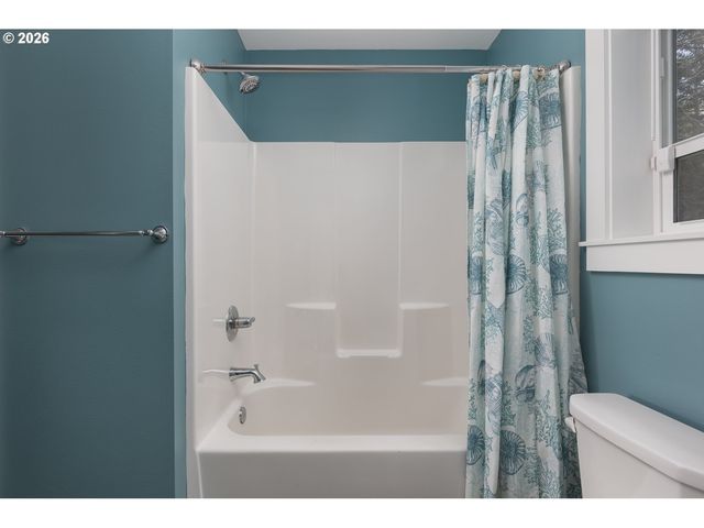 2160 Sw COAST Ave, Lincoln City, OR 97367