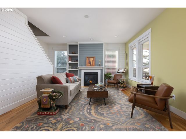 2160 Sw COAST Ave, Lincoln City, OR 97367