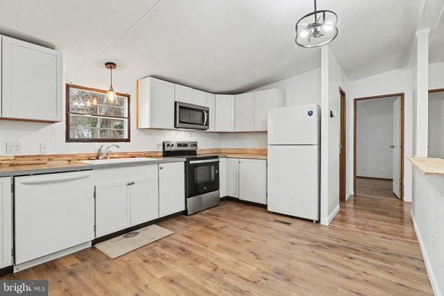 8 KIMBERLY AVE, New Providence, PA 17560