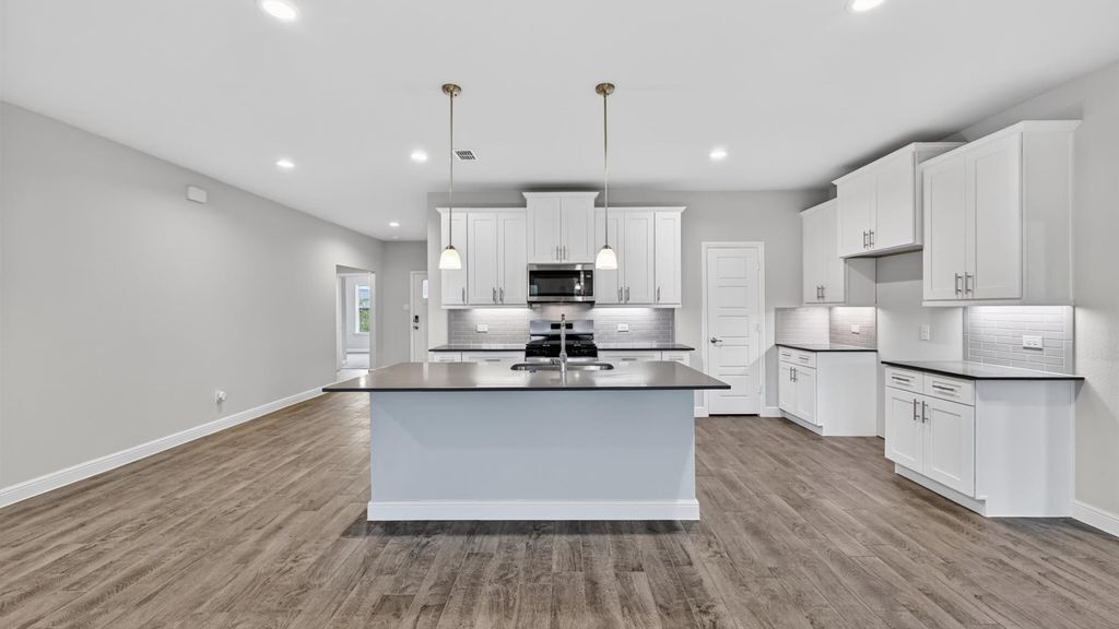 4213 CORNERSTONE Circle, Granbury, TX 76048 — photo 3