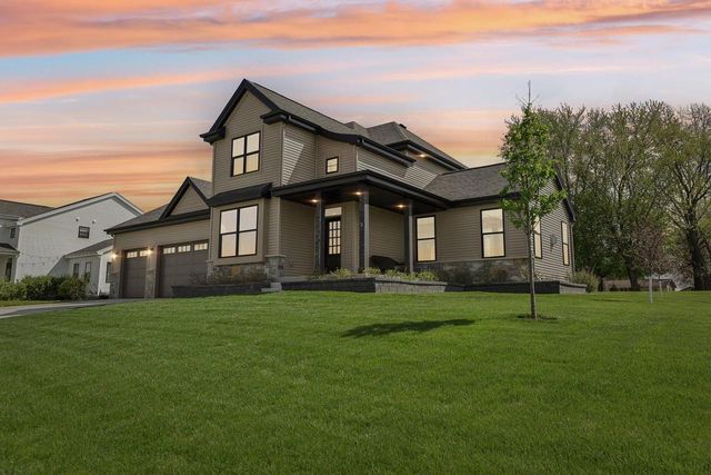 6668 Royal View DRIVE, De Forest, WI 53532