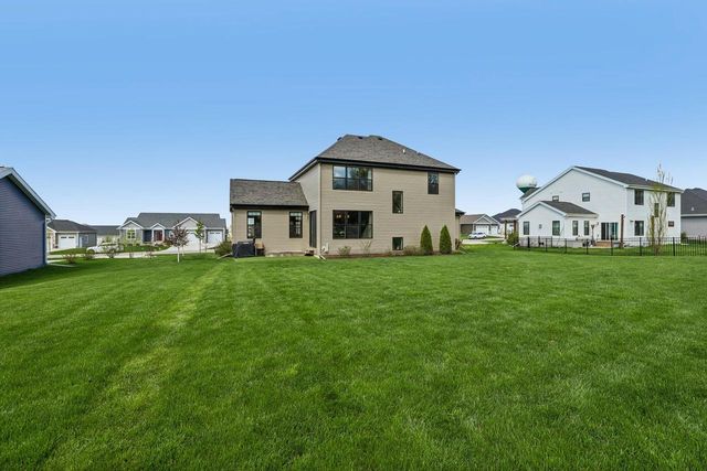 6668 Royal View DRIVE, De Forest, WI 53532
