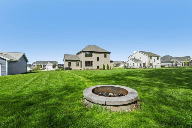 6668 Royal View DRIVE, De Forest, WI 53532