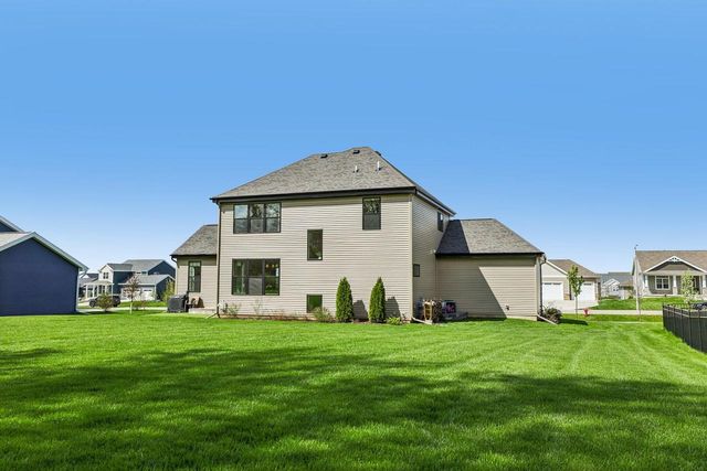 6668 Royal View DRIVE, De Forest, WI 53532