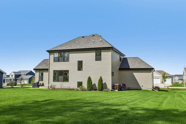 6668 Royal View DRIVE, De Forest, WI 53532