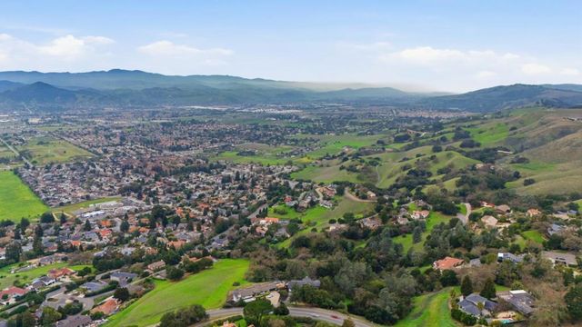 3230 Oak View Lane, Morgan Hill, CA 95037