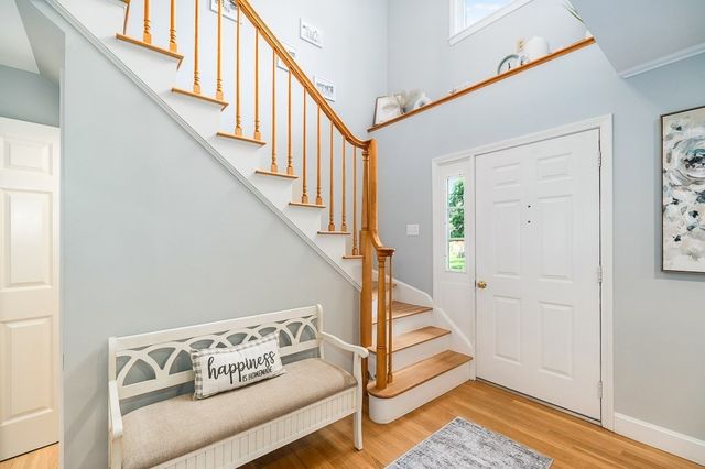 31 Orchard Rd, Hamilton, MA 01982
