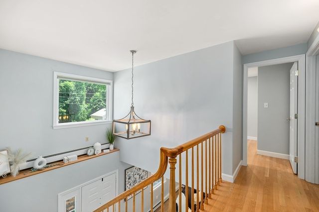 31 Orchard Rd, Hamilton, MA 01982