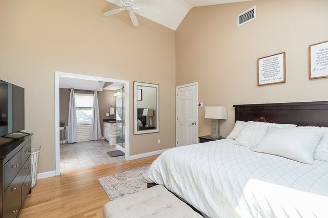 31 Orchard Rd, Hamilton, MA 01982