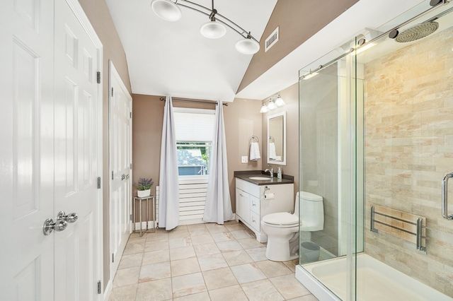 31 Orchard Rd, Hamilton, MA 01982