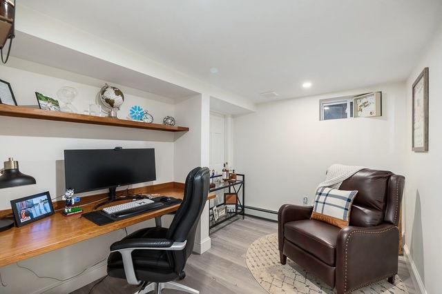 31 Orchard Rd, Hamilton, MA 01982