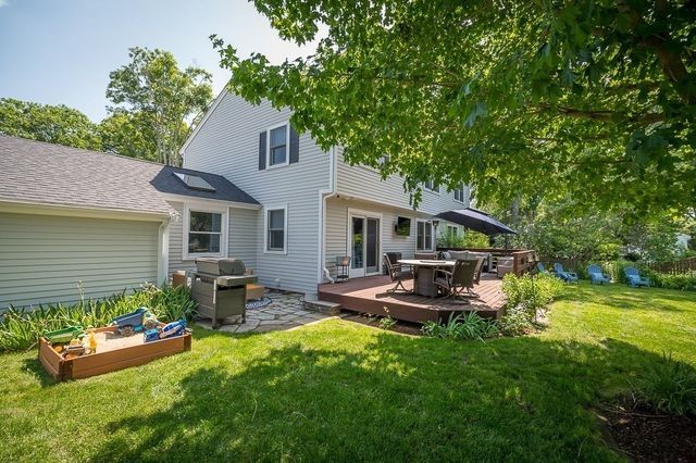 31 Orchard Rd, Hamilton, MA 01982