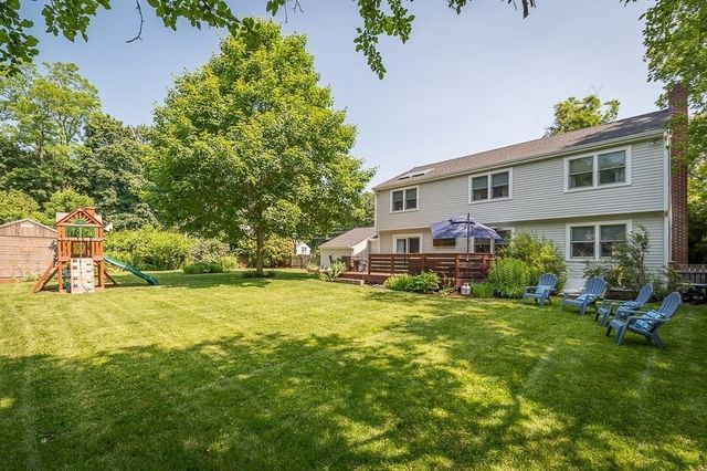 31 Orchard Rd, Hamilton, MA 01982