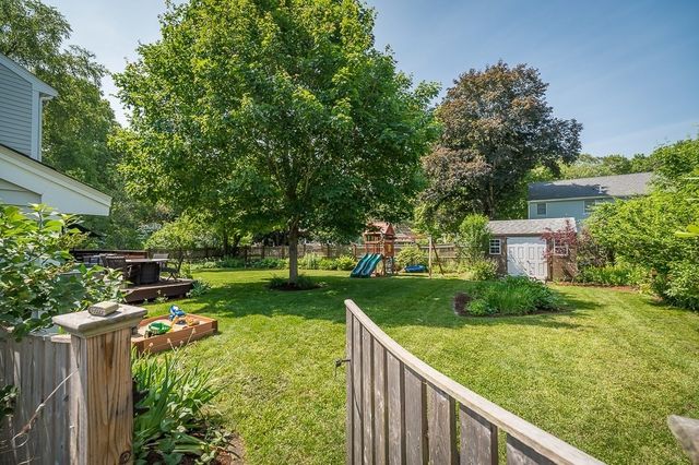 31 Orchard Rd, Hamilton, MA 01982