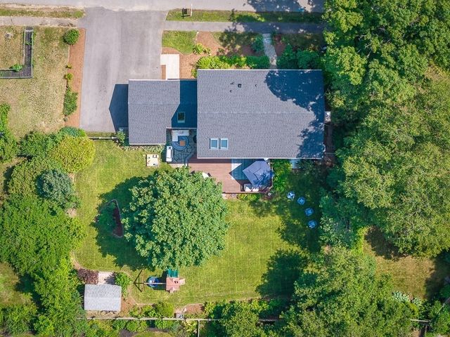 31 Orchard Rd, Hamilton, MA 01982