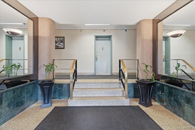 6692 Selfridge Street 4F, Forest Hills, NY 11375