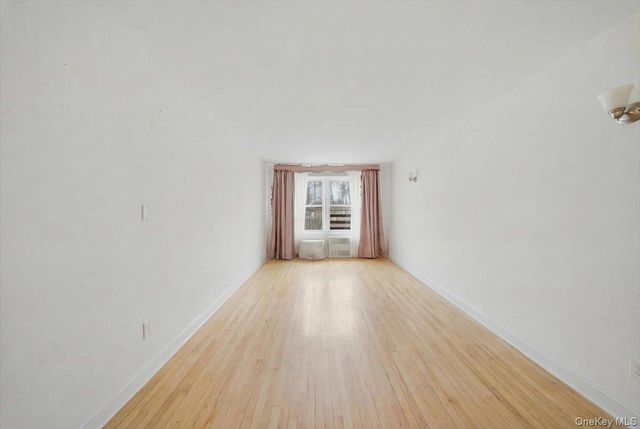 6692 Selfridge Street 4F, Forest Hills, NY 11375