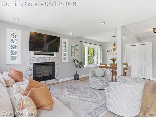 3392 Grant Road, Rochester Hills, MI 48309