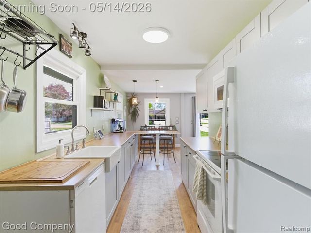 3392 Grant Road, Rochester Hills, MI 48309