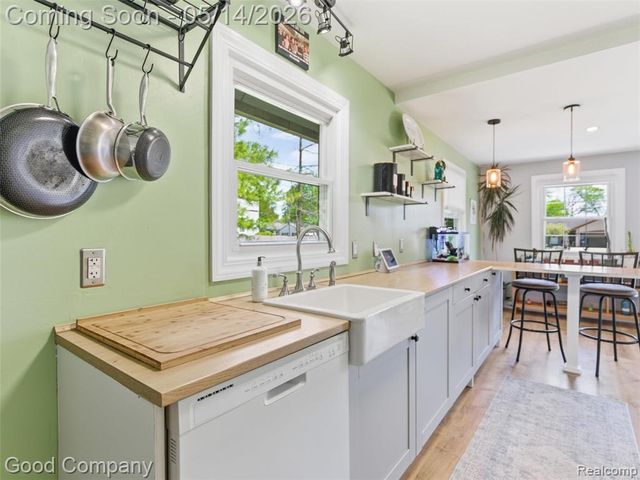 3392 Grant Road, Rochester Hills, MI 48309
