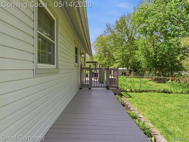 3392 Grant Road, Rochester Hills, MI 48309