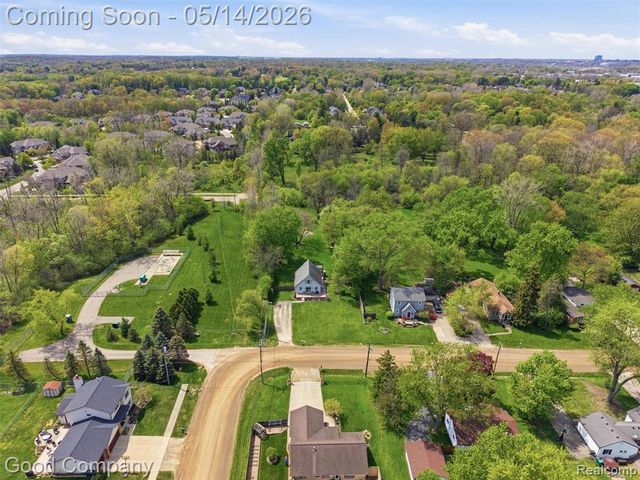 3392 Grant Road, Rochester Hills, MI 48309