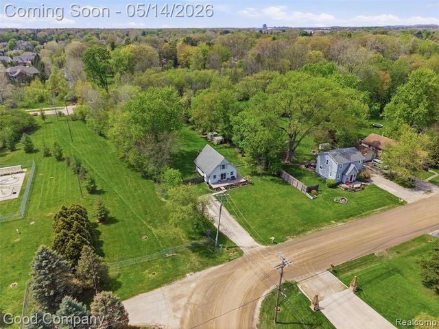 3392 Grant Road, Rochester Hills, MI 48309