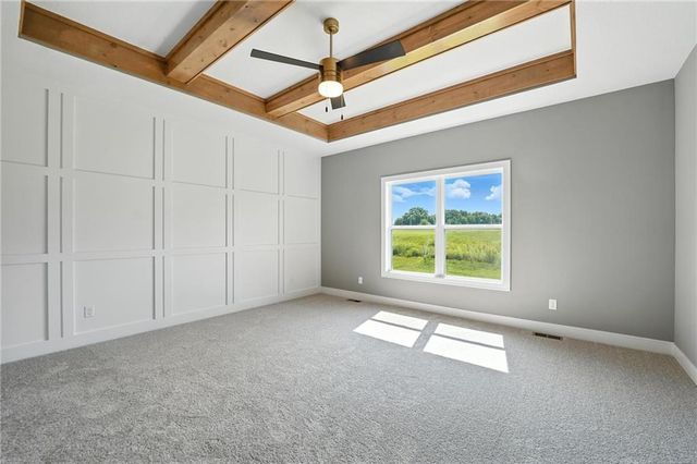 4137 Lake Shore Drive, Basehor, KS 66007