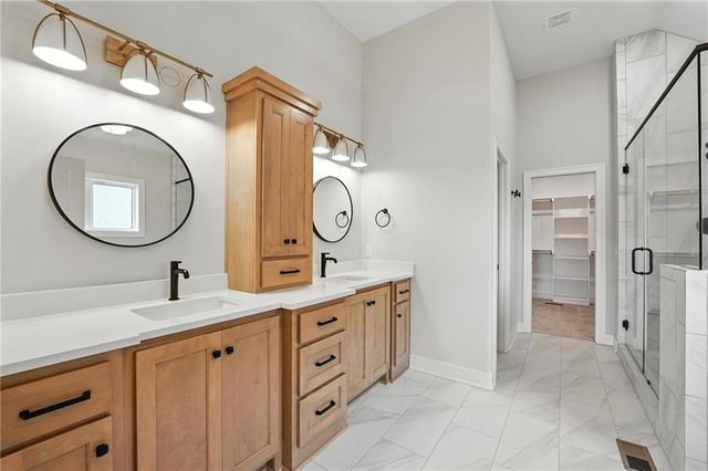 4137 Lake Shore Drive, Basehor, KS 66007