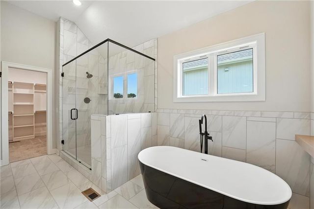 4137 Lake Shore Drive, Basehor, KS 66007