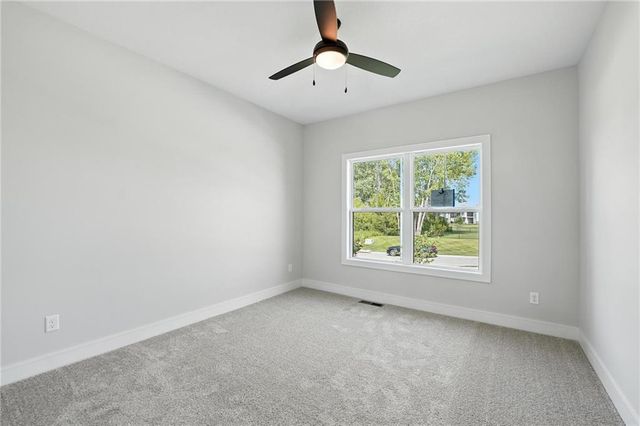 4137 Lake Shore Drive, Basehor, KS 66007