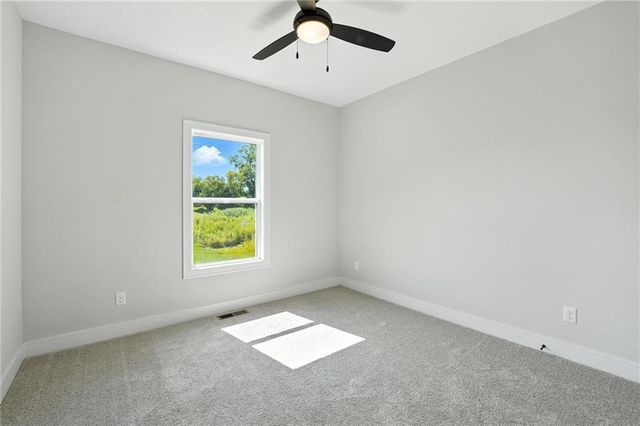 4137 Lake Shore Drive, Basehor, KS 66007