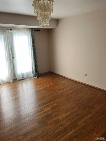 4428 Papal Drive, Florissant, MO 63033