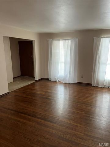 4428 Papal Drive, Florissant, MO 63033