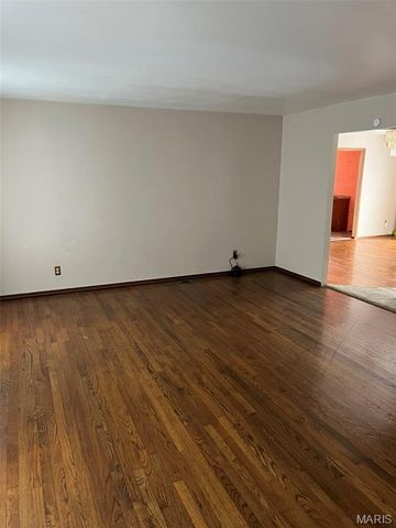 4428 Papal Drive, Florissant, MO 63033