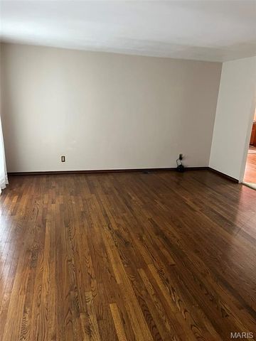 4428 Papal Drive, Florissant, MO 63033