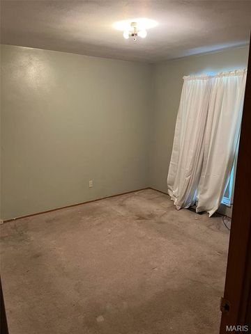 4428 Papal Drive, Florissant, MO 63033