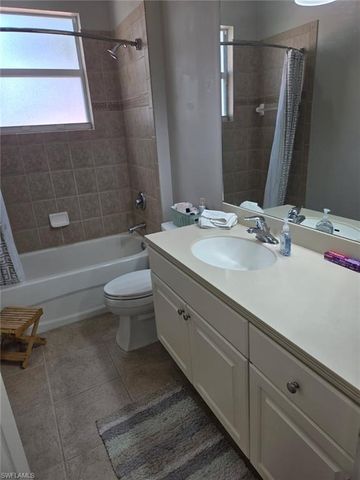 7071 San Lorenzo CT 201, Fort Myers, FL 33966