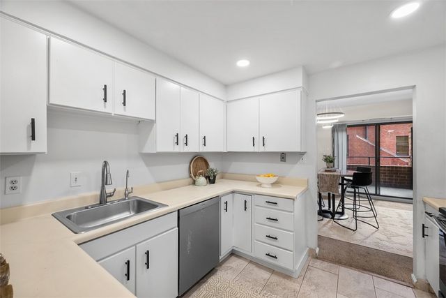 307 S DITHRIDGE 208, Oakland, PA 15213