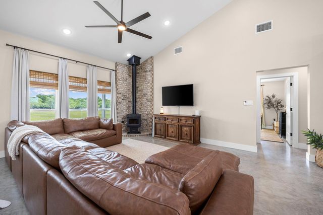 2002 County Road 1154, Lampasas, TX 76550