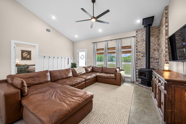 2002 County Road 1154, Lampasas, TX 76550