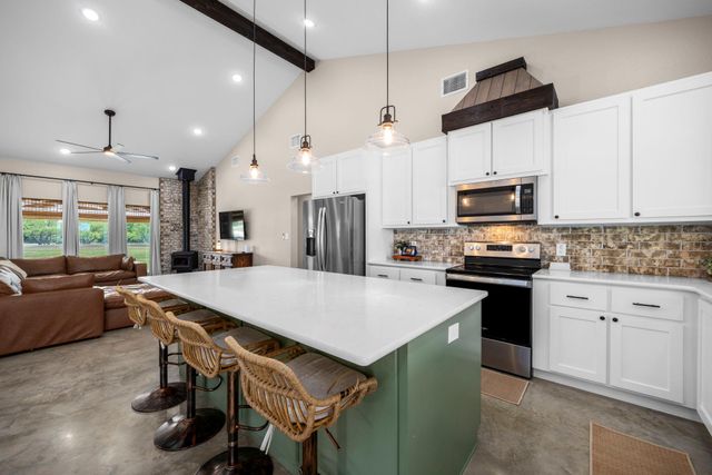 2002 County Road 1154, Lampasas, TX 76550