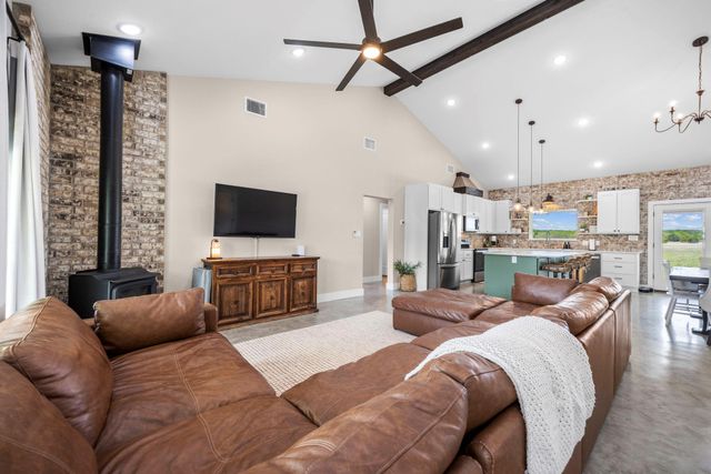 2002 County Road 1154, Lampasas, TX 76550