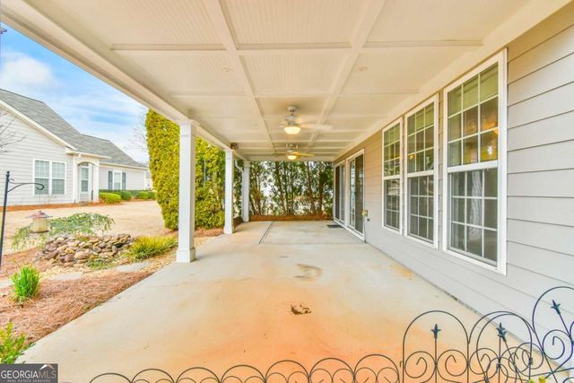 6319 Rockpoint Lane, Hoschton, GA 30548